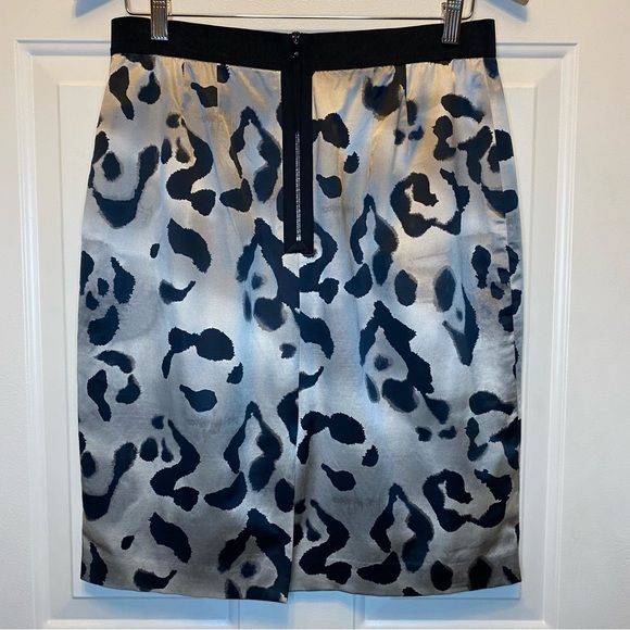 Ann Taylor Silk Blend Animal Print Pencil Skirt Sz 8 Fully Lined Zip Back - Picture 2 of 11